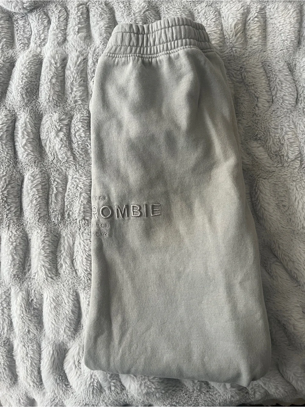 Abercrombie Kids Matching Hoodie & Jogger Set Gray Sage Relaxed Fit Size 11/12